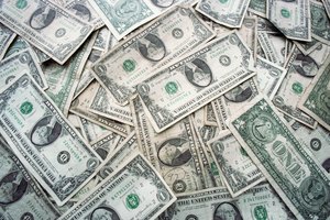 Los adolescentes aprenden sobre la administración del dinero a través del juego.