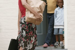 Todo en un día de trabajo: empleo, compras e hijos.