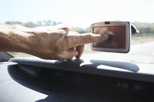 Repara un GPS TomTom reinstalando su software.