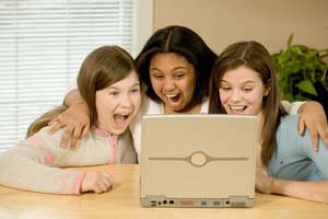 Es posible publicar enlaces en los comentarios de Facebook para acceder a una página web.