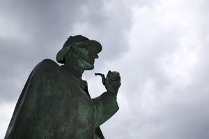 Las herramientas disponibles en línea te pueden ayudar a encontrar a alguien en otro país.