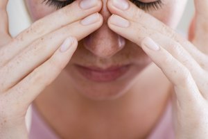 Los tés de hierbas pueden ayudar a despejar la congestión y mantener la salud inmune durante una infección sinusal.