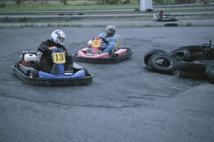 También pueden divertirse en las pistas de go-karts.