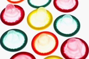 Suspende el uso de anticonceptivos de barrera, como los condones masculinos o femeninos.