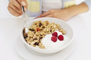 Imagen de un plato con yogurt y cereales