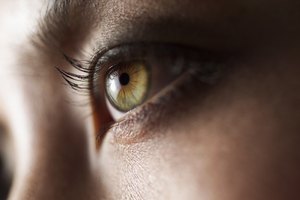 Las pestañas necesitan una nutrición adecuada y buenas prácticas de higiene.