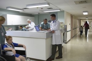 Los hospitales típicamente proveen cuidado agudo principalmente.