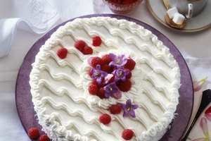 Intenta usar un betún batido para decorar sabrosos pasteles.