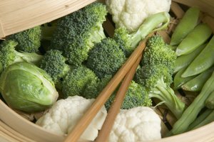 Utiliza salsas para complementar las verduras al vapor.