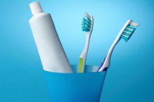 Haz que tu pasta de dientes trabaje de forma diferente usándola para quitar rayas en los discos.