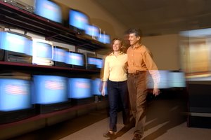 Existen algunas circunstancias que requieren que un reproductor de DVD sea conectado a varios televisores.