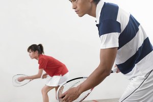 El raquetbol quema calorías a una velocidad similar que las de otros ejercicios clásicos para bajar de peso.