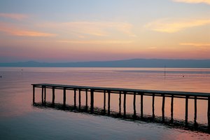 El lago volcánico más grande de Europa está en la esquina noroeste del Lacio.