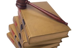 Las citaciones legales suelen incluir el símbolo de párrafo.