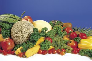 Las frutas y verduras frescas bajan de sodio y aumentan el potasio.
