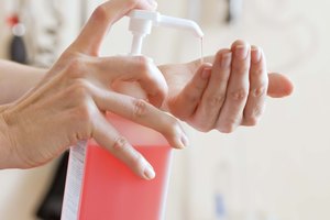 Entre algunos de los trastornos obsesivos compulsivos se puede nombrar a los lavadores.