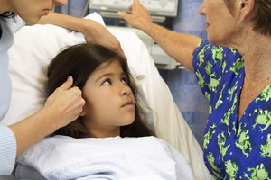 Los signos vitales normales variarán según la edad entre los bebés y los niños.