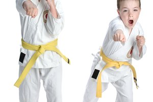 Tomar lecciones de karate es una opción de actividad bajo techo en Syracuse.