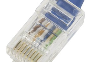 Las fichas 8P8C conectan el cable de red al equipo.