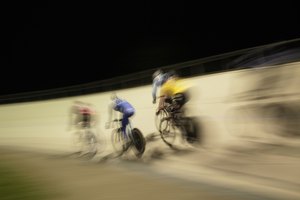 Una bicicleta de carrera será más rápida que una de montaña en un pavimento suave.