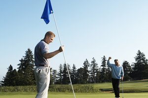 Algunos clubes de golf tienen requisitos en cuanto al tipo de pantalones que puedes usar.