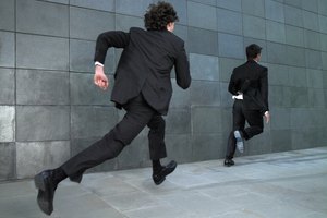 Los ninjas no corren como estrellas de atletismo, pero sus métodos de entrenamiento se basan en viejos sistemas de movimiento.