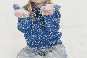 La piel se descama debido a que la piel seca a menudo empeora en los meses de invierno.