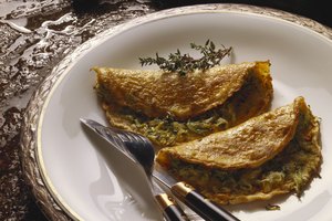 Comer un desayuno con alta concentraciones de proteínas ayuda a calmar el hambre.