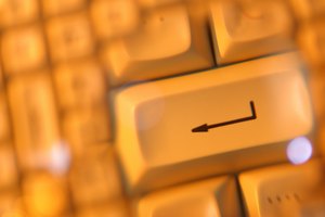 Escribe la dirección IP, incluyendo los períodos, en la barra de direcciones del navegador y pulsa "Enter".