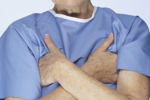 La angina de pecho y la acidez estomacal a veces tienen síntomas similares.