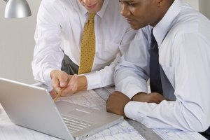 AutoCAD le permite al diseñador transferir el dibujo de la mesa a la computadora.