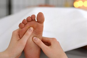 Siempre debes revisar tus pies antes de dormir.