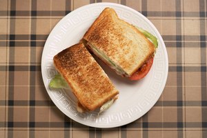 Los sándwiches son un clásico para el almuerzo y fáciles de preparar.