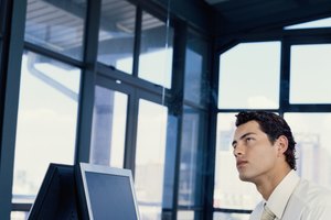 Mayo Clini.com recomienda hacer el ejercicio de rotación varias veces al día sobre todo cuando tienes que estar sentado mucho tiempo.