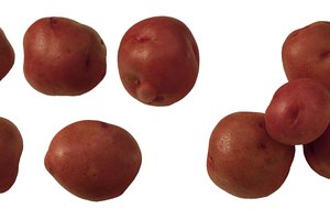 Las papas rojas bebé, conocidas como papas nuevas, quedan ricas hervidas o salteadas.