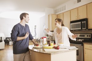 Un bebé puede sentirse estresado cuando los padres discuten.