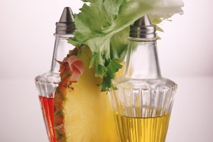 El condimento aceitoso de las ensaladas pueden manchar tu tela de algodón.