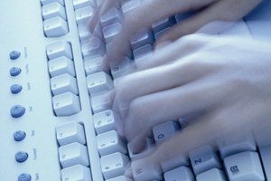 Microsoft Access usa la función DSum para calcular la suma de un conjunto definido de campos.