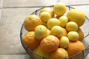 Aunque contiene gran cantidad de vitamina C, la acidez de las frutas cítricas puede desencadenar el reflujo ácido en algunas personas.