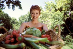 Los líquidos se incorporan no sólo a través de las bebidas, sino también de los alimentos.