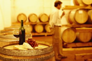 El resveratrol, un compuesto en el vino y las uvas, puede inhibir la angiogénesis.