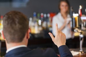 Elimina los alimentos que promuevan la toxicidad y el desarrollo de organismos dañinos.