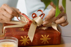 La elaboración de sus propios regalos, los mantendrá ocupados.
