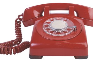 Es aconsejable incluir en el botiquín de primeros auxilios una lista de los teléfonos de urgencias de la zona.