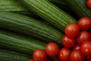 El pepino armenio es acanalado y las rodajas parecen conchas.
