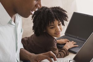 Las sobrecargas eléctricas pueden dañar tu computadora portátil de forma severa.