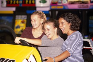 Tus hijos tendrán mucho que hacer en el área de Howell, desde zonas de juegos hasta programas recreativos.