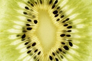 El kiwi contiene fibra, cobre y vitamina C.