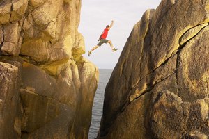 Los corredores, por ejemplo, pueden tratar de ir más rápido o recorrer más distancias que puedan centrarse en durar más tiempo antes de agotarse y que necesiten un descanso.