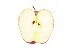 Algunas personas desarrollan diarrea por la ingesta de fructosa o azúcar, ambas contenidas en las manzanas.